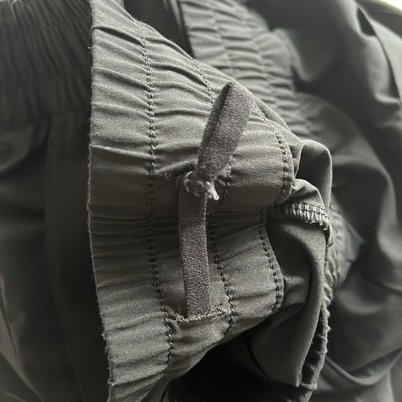 Banana Republic Women’s Black Joggers - Picture 7 of 7